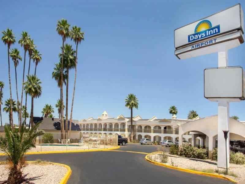 Days Inn By Wyndham Airport - Phoenix Exterior foto